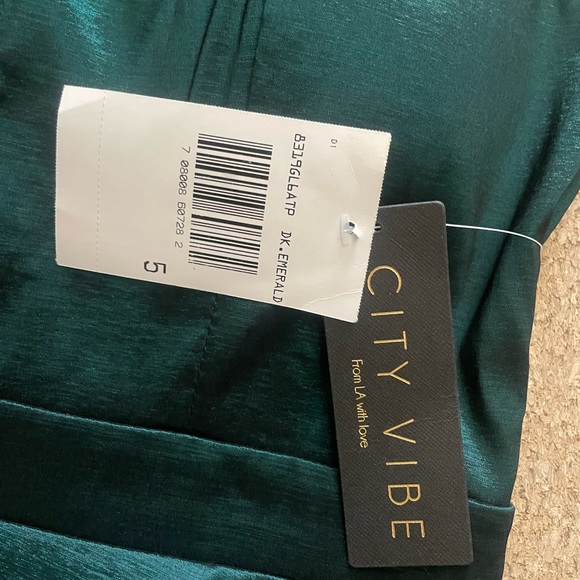 Taffeta prom dress from Dillards - Picture 7 of 8